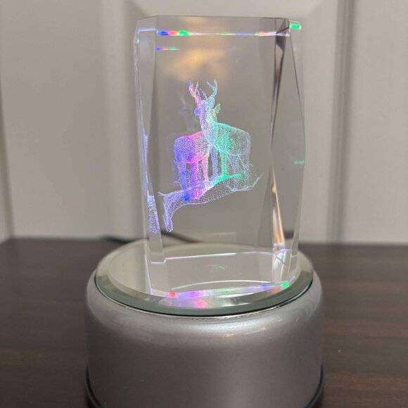 Etched 3D Beveled Crystal Collectible with 2 Deer - Picture 4 of 6